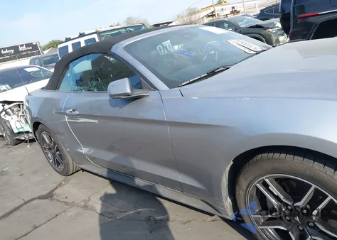 2022 Ford Mustang Ecoboost Premium z USA, uszkodzony, nr VIN 1FATP8UH0N5103717